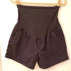 Black Old Navy Maternity Shorts - over the belly